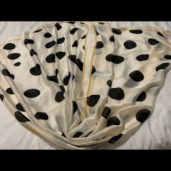 100% Silk Scarf brand new - Picture 3 of 5